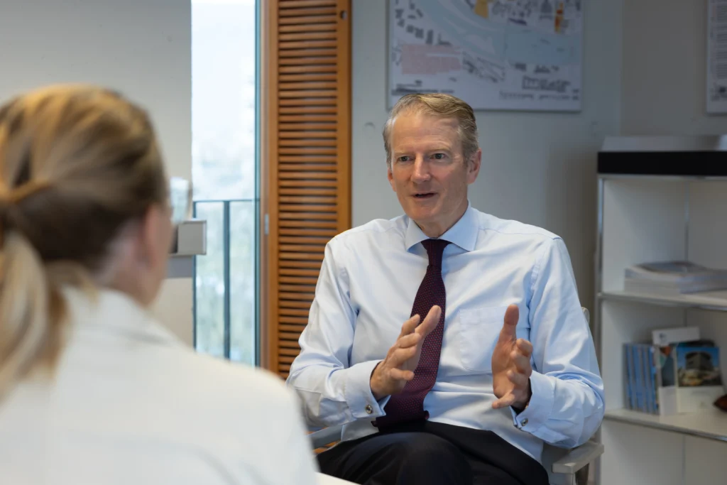 Professor Dr. Knaebel im econo-Gespräch. Bild: Cheesy Photo